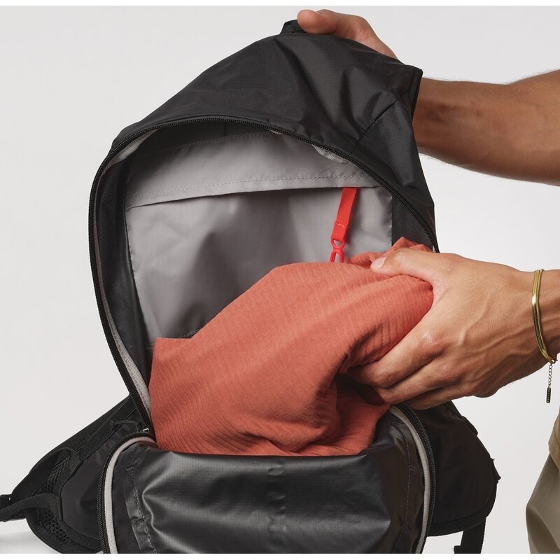 Neu Eingetroffen Salomon Rucksack CROSS 12 - SCHWARZ