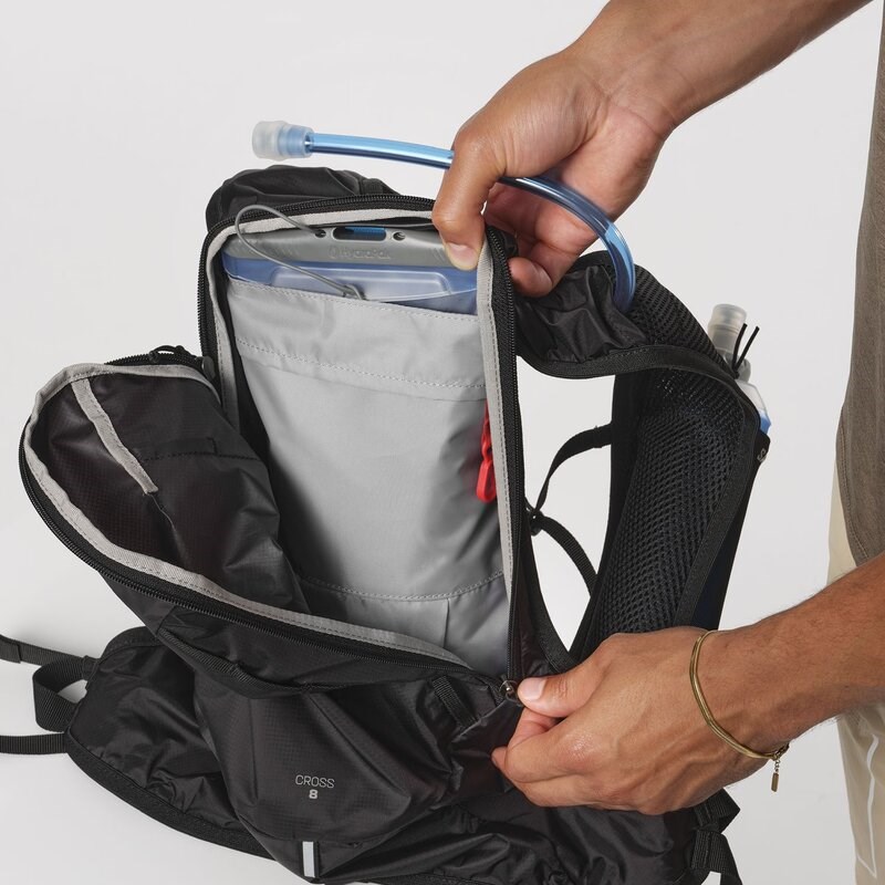 Neu Eingetroffen Salomon Rucksack CROSS 8 - SCHWARZ